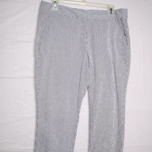 British Khaki women's capri pants size 10 stripes blue white pre-owned